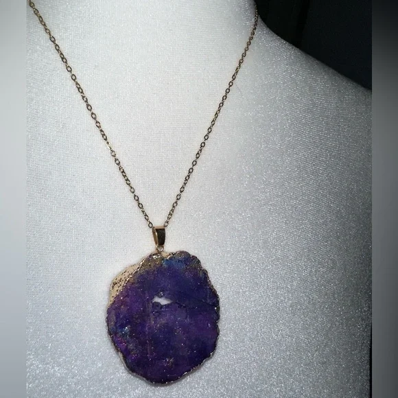 Gold plated Raw Rainbow/ Purple Amethyst Crystal Quartz Druzy Pendant Necklace - Picture 6 of 9